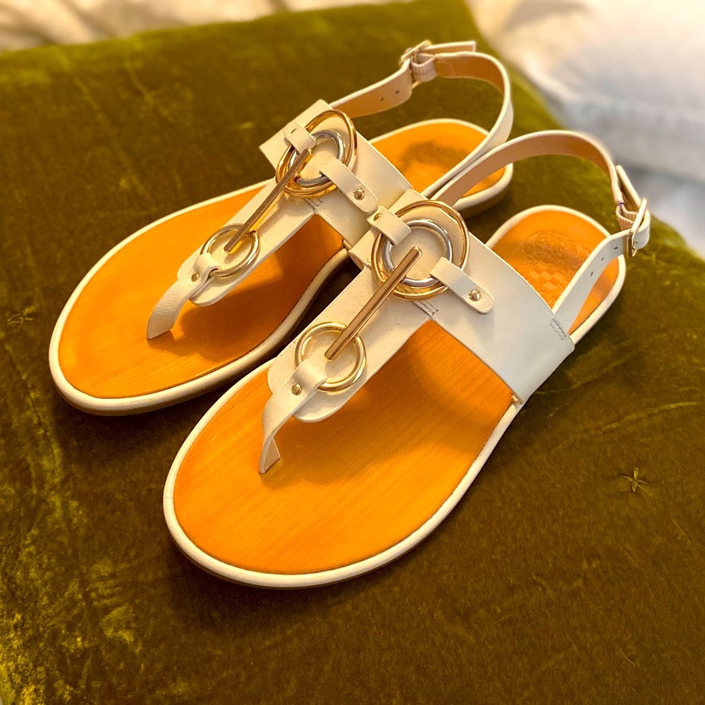 Vince Camuto Thong Sandal | Genuine Leather | White | NWT